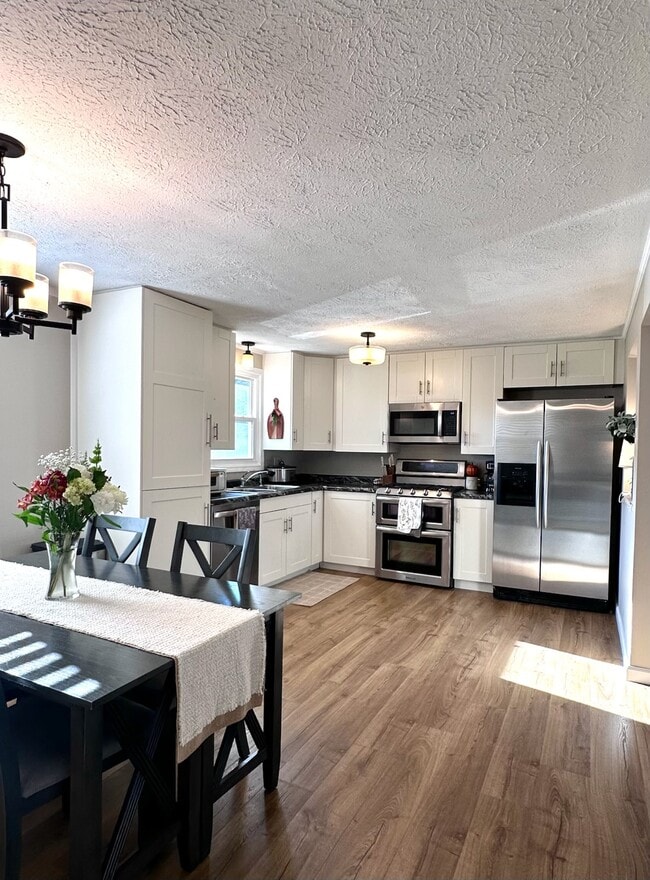 107 Lakelawn Dr in Winona Lake, IN - Building Photo - Building Photo