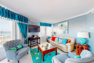 3047 S Atlantic Ave, Unit 405 in Daytona Beach, FL - Building Photo
