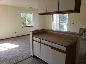934 Rockefeller Ln in Madison, WI - Foto de edificio - Building Photo