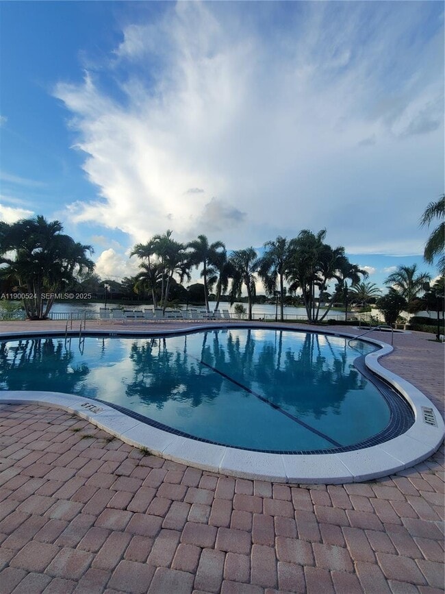 12060 NW 13th St in Pembroke Pines, FL - Building Photo - Building Photo