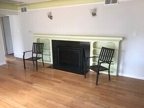 1878 Warwick St in Sylvan Lake, MI - Building Photo - Building Photo