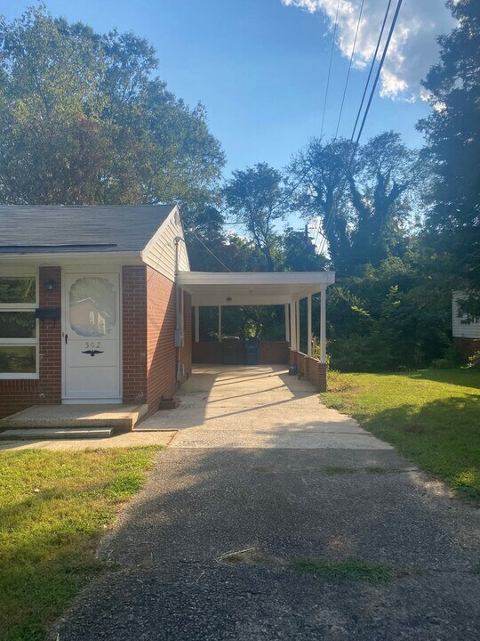502 Doggett Dr in Graham, NC - Building Photo