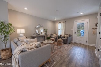 919 Motsie Rd in Biloxi, MS - Foto de edificio - Building Photo