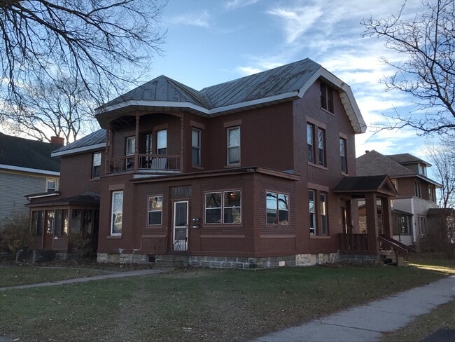 property at 724 King St