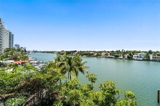 5640 Collins Ave, Unit 4D in Miami Beach, FL - Building Photo - Building Photo