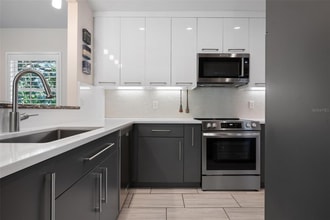 226 Chartley Ct N in Sarasota, FL - Foto de edificio - Building Photo