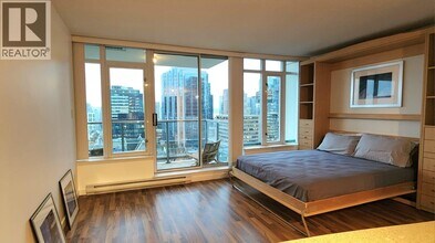 610 Granville St in Vancouver, BC - Building Photo - Building Photo