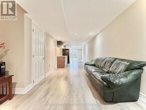 57 Collin Ct in Richmond Hill, ON - Building Photo - Building Photo