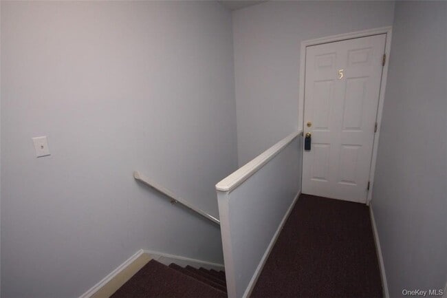11 N Liberty Dr in Stony Point, NY - Building Photo - Building Photo