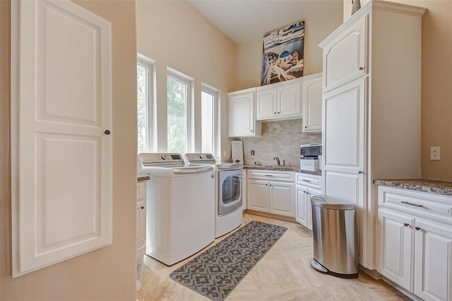 property at 33202 W Haddon Ct