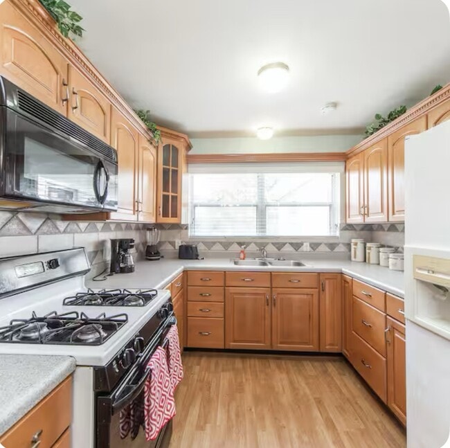 property at 5542 Turtle Creek Rd