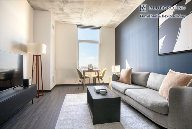150 N Ashland Ave, Unit FL6-ID1056