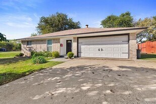 524 Patterson Dr in Mansfield, TX - Building Photo