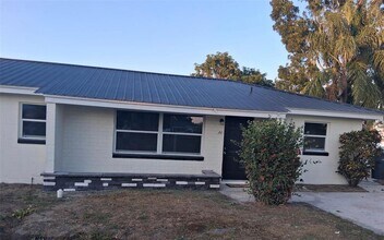 76 Garrison Ln in Frostproof, FL - Building Photo - Building Photo