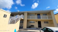 2135 N Courtenay Pkwy in Merritt Island, FL - Foto de edificio - Building Photo