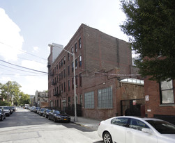 140-144 Jackson St in Brooklyn, NY - Building Photo