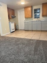 520 Woodrow Ave, Unit A in Bakersfield, CA - Building Photo