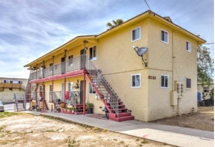 420-430 Q Ave in National City, CA - Building Photo