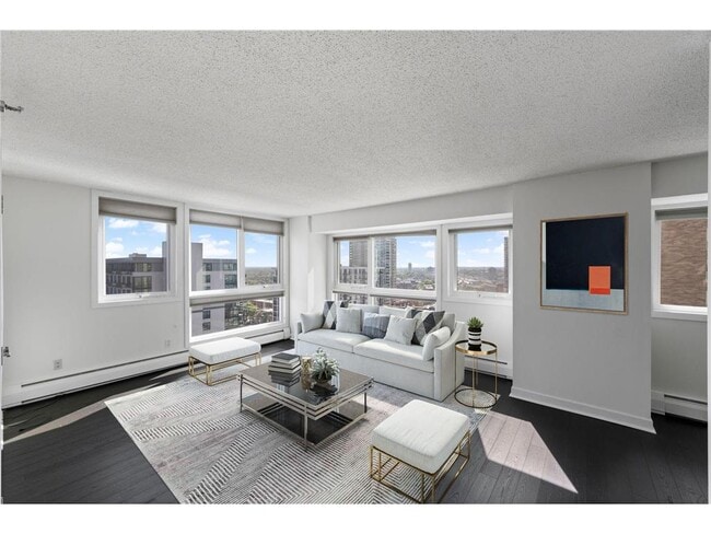 property at 433 S 7th St