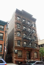 367 W 35th St in New York, NY - Building Photo - Building Photo