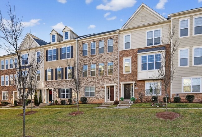 9908 Wood Edge Wy in Lanham, MD - Building Photo - Building Photo