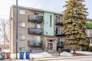 410 Ampère Av in Laval, QC - Building Photo