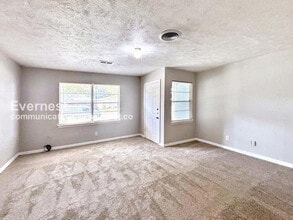 3719 Dumbarton Rd in Pasadena, TX - Foto de edificio - Building Photo