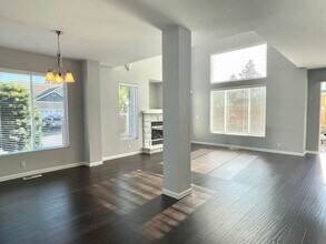 18060 Sunrise Ridge Ave NE in Poulsbo, WA - Building Photo - Building Photo