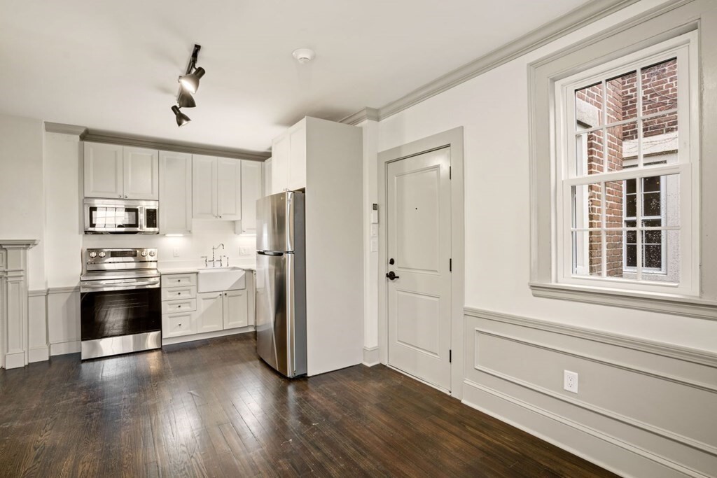 11 Dana St in Cambridge, MA - Building Photo