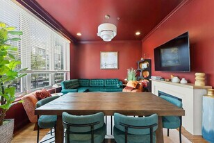 1243 W Madison St in Chicago, IL - Building Photo