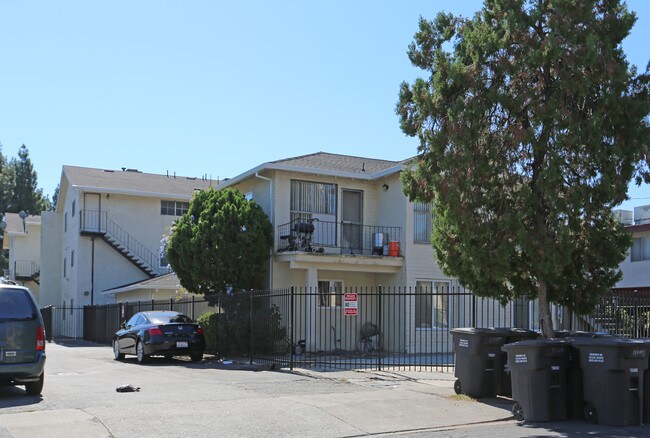 1844 Robin Ln in Concord, CA - Foto de edificio - Building Photo