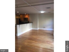 1615 Walnut St in Philadelphia, PA - Building Photo - Building Photo