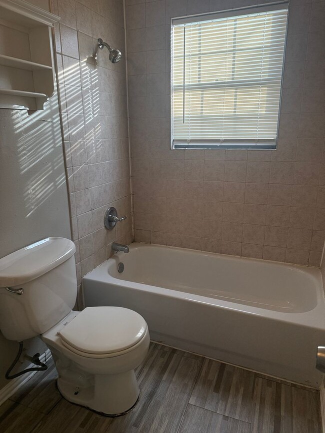 1409 College St in Arlington, TX - Building Photo - Building Photo