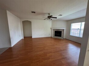 215 San Felipe Dr in Kyle, TX - Building Photo - Building Photo