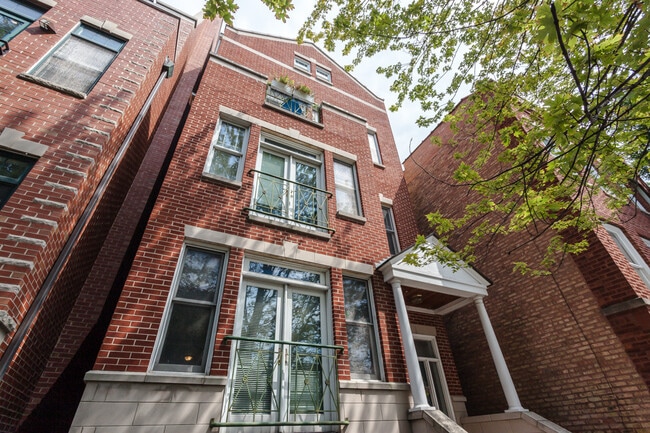 property at 3835 N Southport Ave