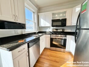 3 Grimes St, Unit 1 in Boston, MA - Foto de edificio - Building Photo