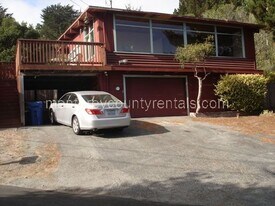 56 Vía Castanada in Monterey, CA - Building Photo