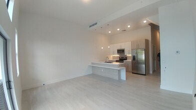 813 NW 45th Terrace in Plantation, FL - Building Photo - Building Photo