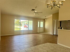 11455 Riddle Dr in Spring Hill, FL - Building Photo - Building Photo