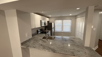 1319 Peabody Dr in Hampton, VA - Building Photo