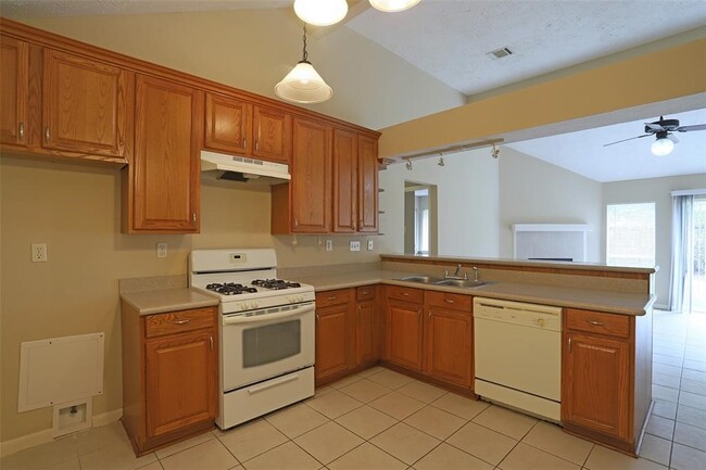 11011 Shadowfield Dr