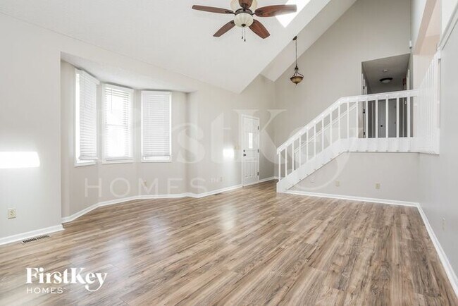 8321 N Highland Ave in Kansas City, MO - Building Photo - Building Photo