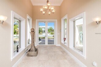 5645 America Dr in Sarasota, FL - Building Photo - Building Photo