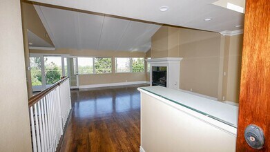 13905 Mira Montana Dr in Del Mar, CA - Building Photo - Building Photo