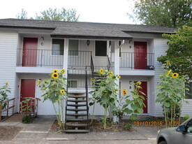 457 SE Lilly Ave in Corvallis, OR - Building Photo