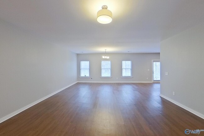 433 White Oak Cir in Lincoln, AL - Foto de edificio - Building Photo