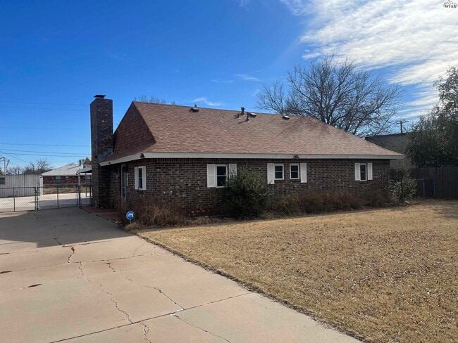 property at 6709 Geronimo Dr