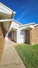 10029 S Fairview Dr in Oklahoma City, OK - Building Photo - Building Photo