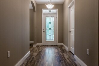 284 Schneider Dr in Fort Walton Beach, FL - Foto de edificio - Building Photo