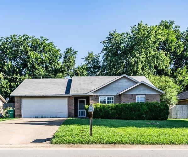 612 Wanda St in Centerton, AR - Building Photo